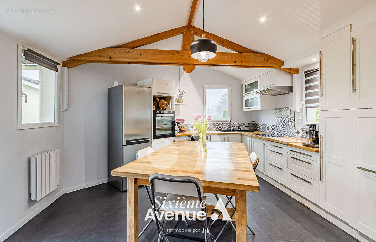 Maison à CHAZAY-D'AZERGUES