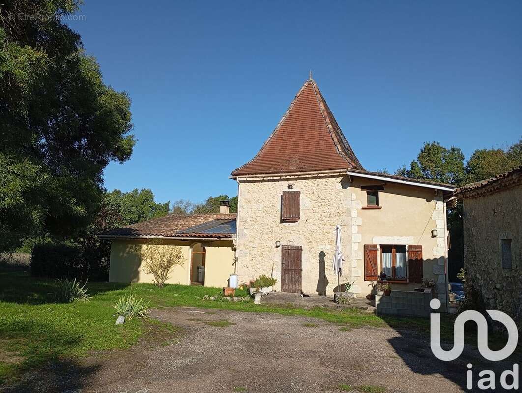 Maison 132 m² à Sainte-Colombe-De-Villeneuve  - photo 4
