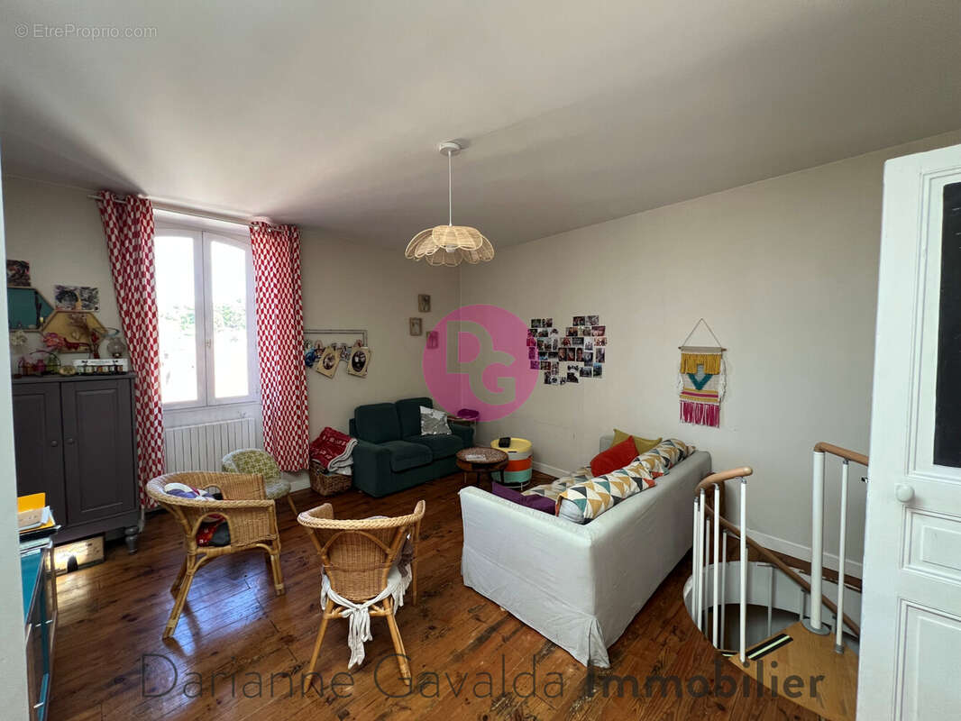 Maison à DECAZEVILLE