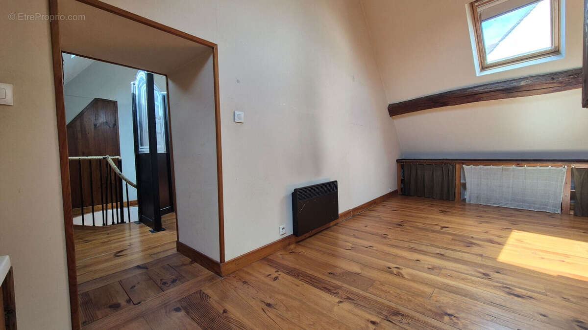 Appartement à BRIE-COMTE-ROBERT