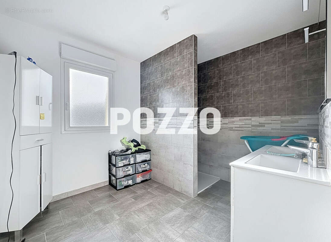 Maison à SAINT-PIERRE-LANGERS