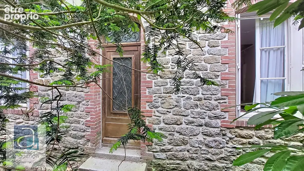 DINARD : Élégante demeure ancienne à réinventer, à deux pas des plages et du port avec jardin intime ! - photo 5