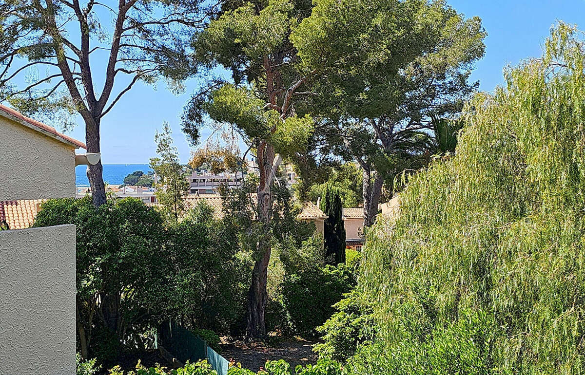 CARQUEIRANNE, T4 duplex dernier étage de 131.73 m² en surface utile - photo 2