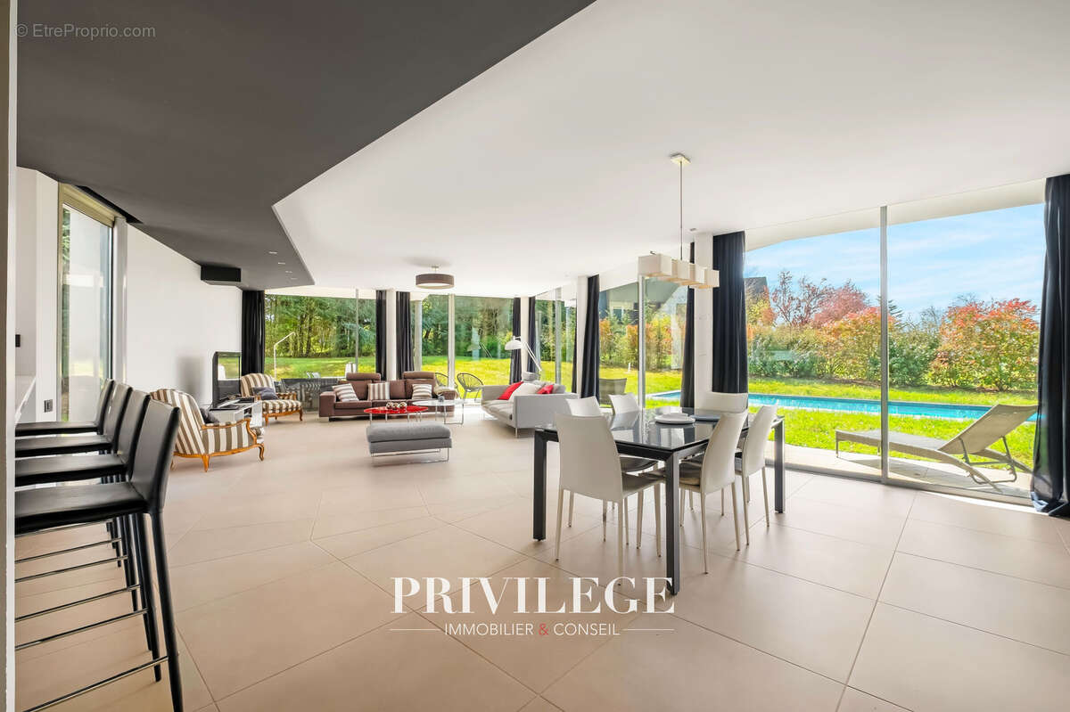 Maison à CHARBONNIERES-LES-BAINS