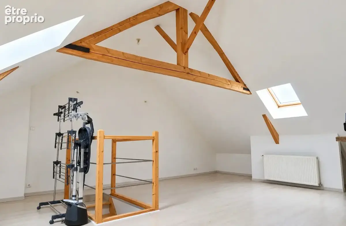 Maison 3 chambres aux beaux volumes, jardin et garage - photo 6