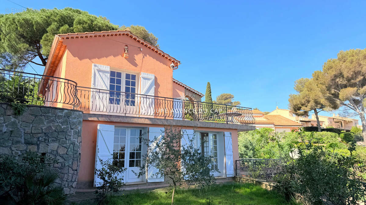 Maison à LES ISSAMBRES