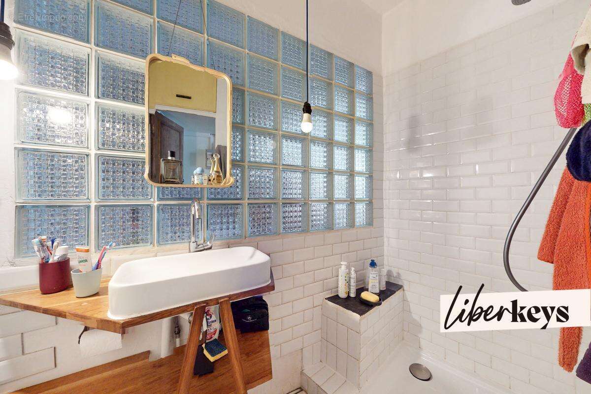 Appartement à PARIS-14E