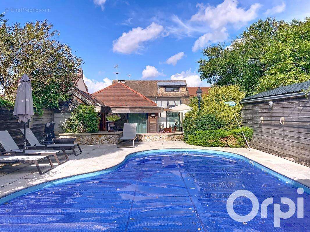 Maison à SAULX-LES-CHARTREUX