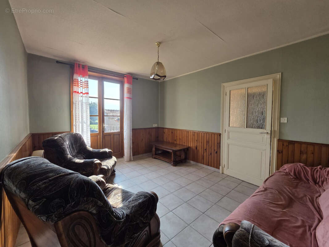 Maison à SAIL-LES-BAINS