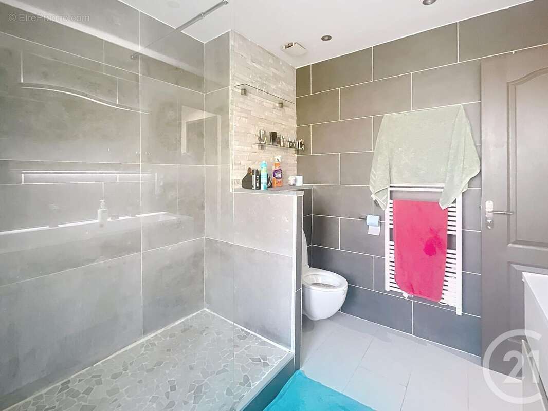 Maison à CHAMPILLON