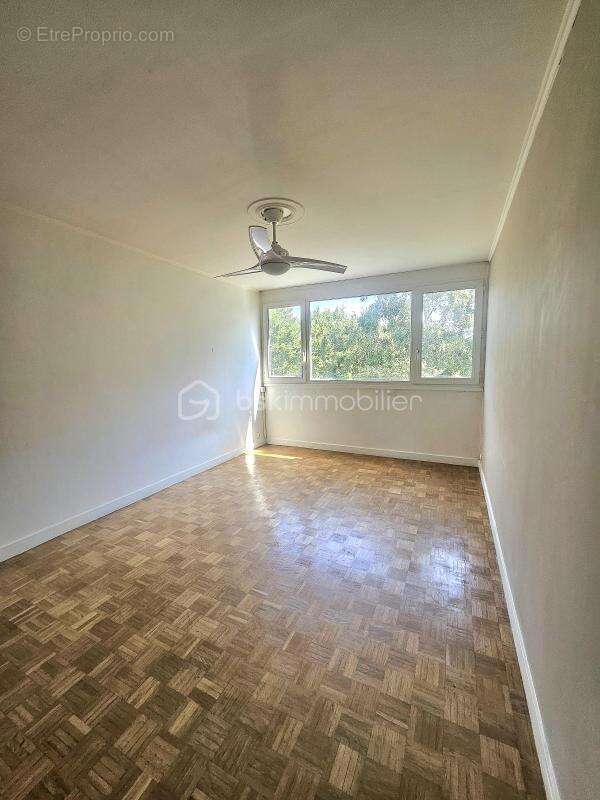 Appartement à LES MUREAUX