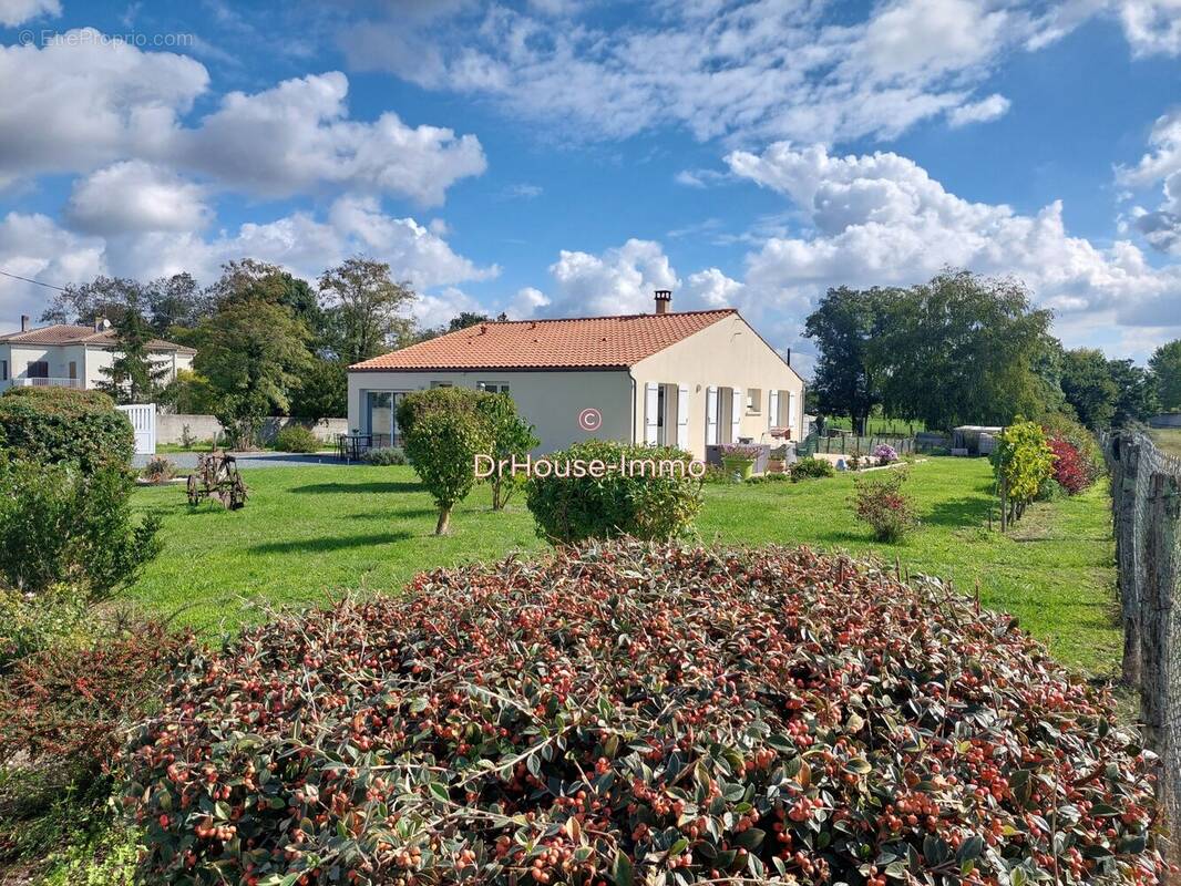 Maison à CORME-ECLUSE