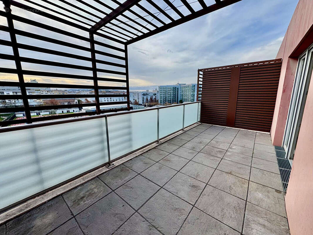 Appartement à MARSEILLE-2E