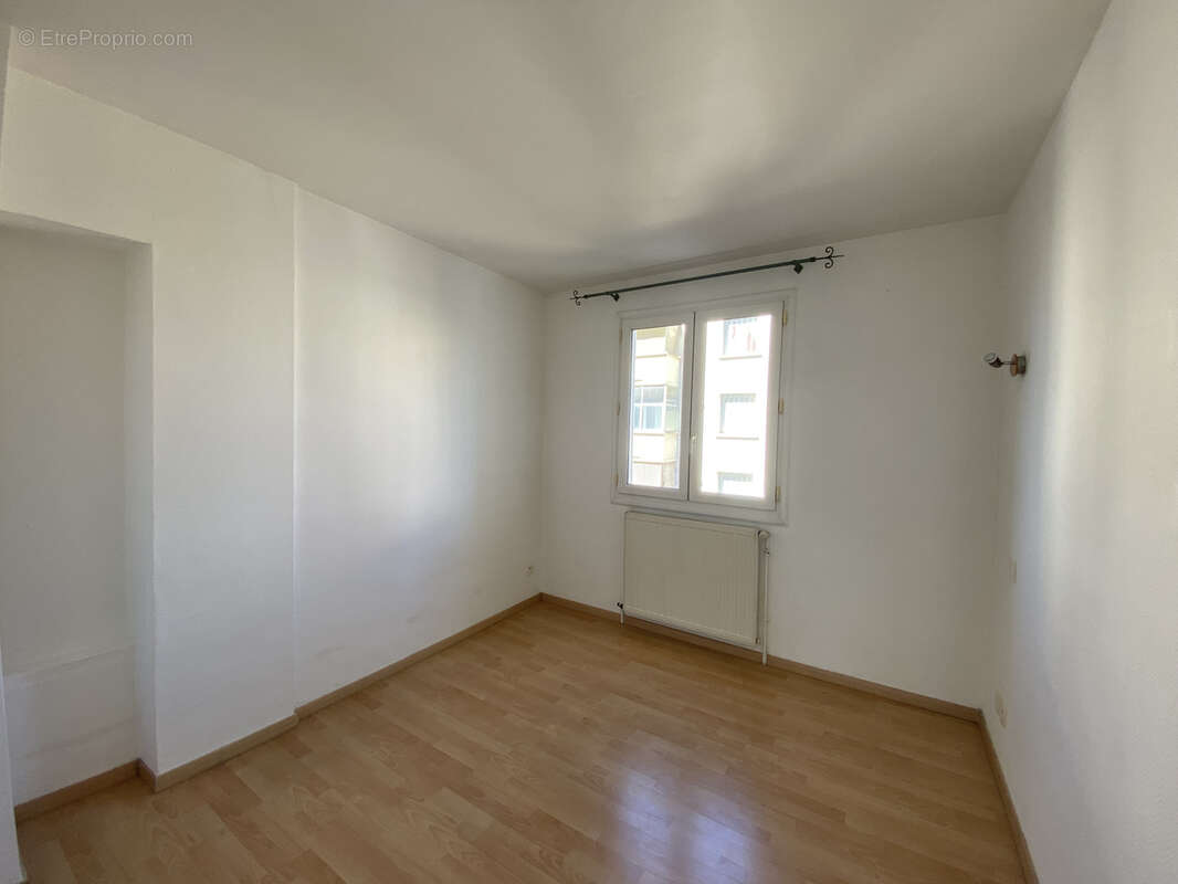 Appartement T2 place du foirail Tarbes - photo 5