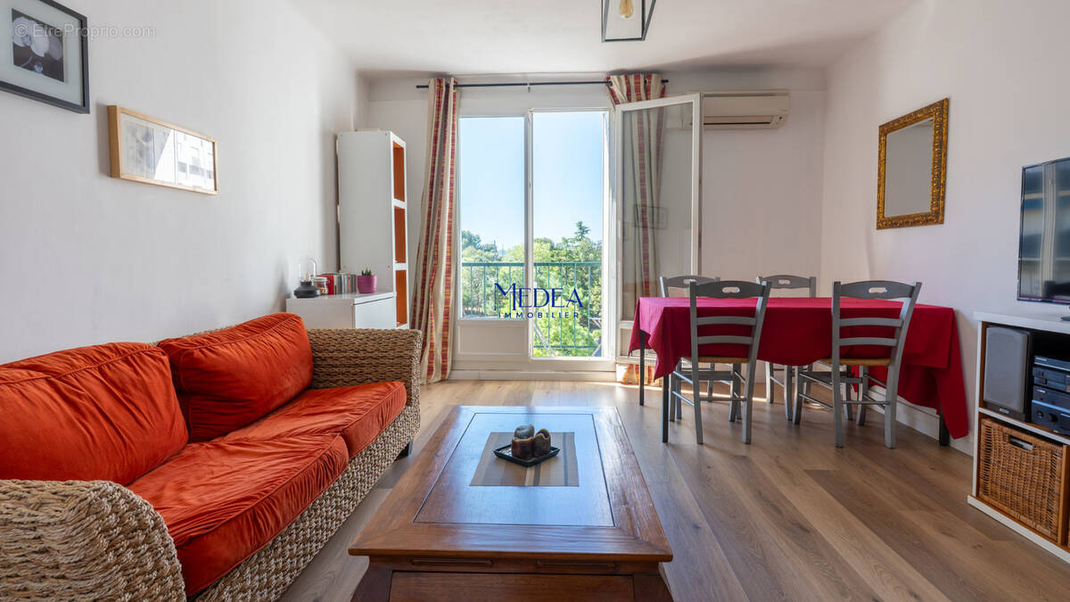 Photo 1 - Appartement à MARSEILLE-4E