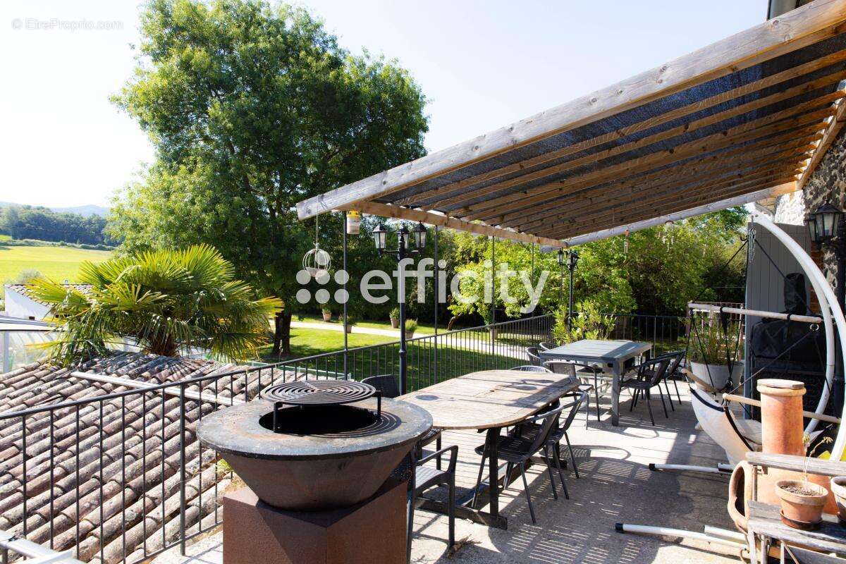 Maison 608 m² à Baix  - photo 5