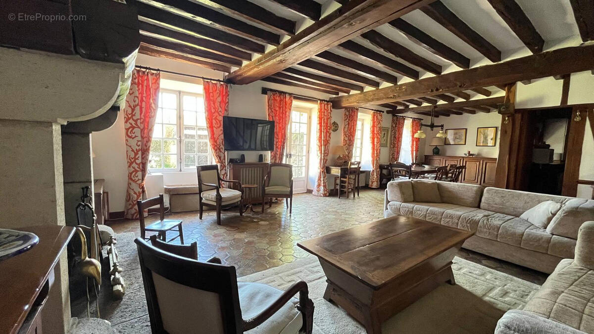 Maison à JUMEAUVILLE