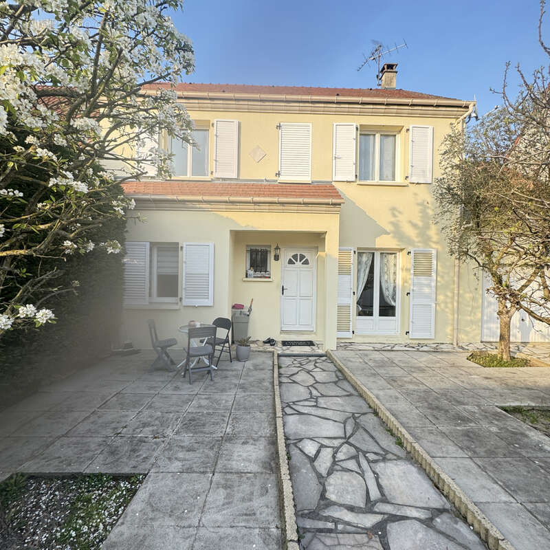 Maison à MONTIGNY-LES-CORMEILLES