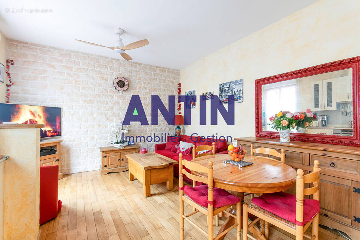 Appartement à LA GARENNE-COLOMBES