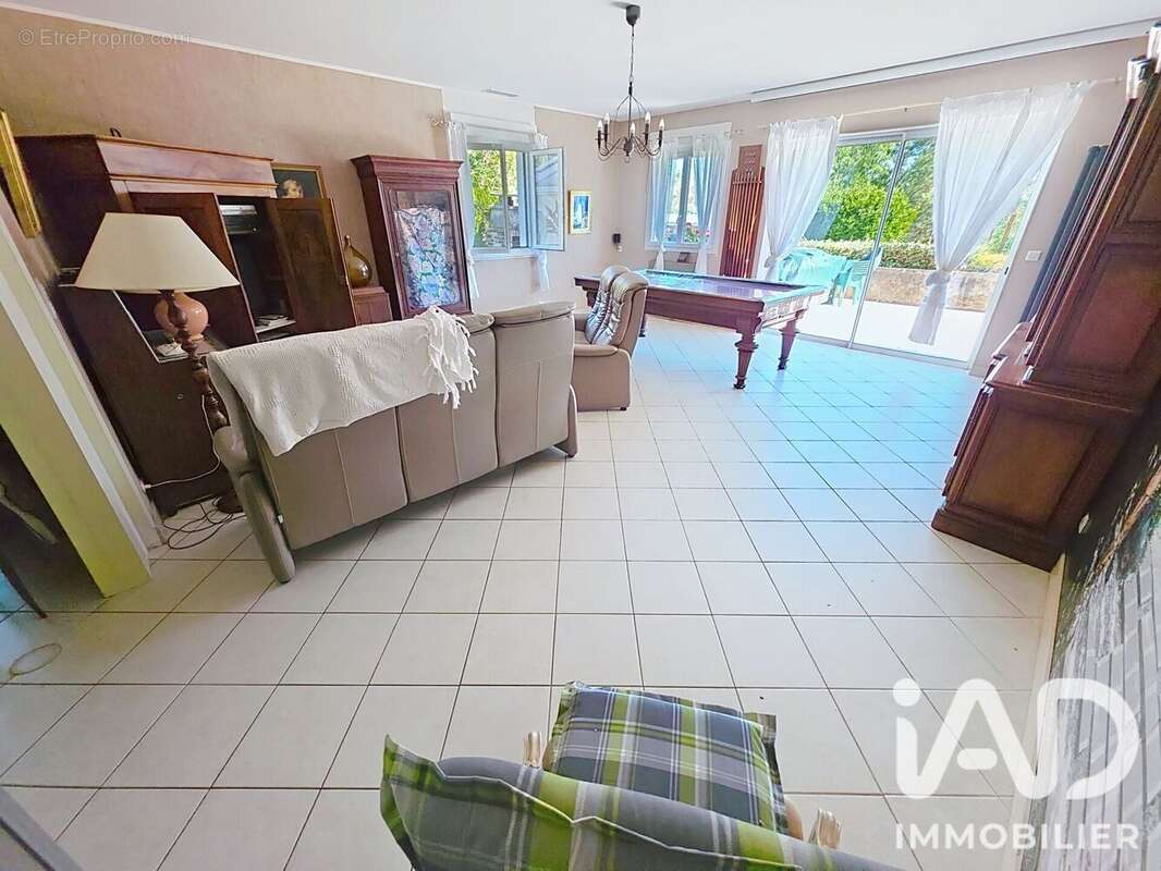 Maison 300 m² à Saint-Martin-Le-Pin  - photo 5