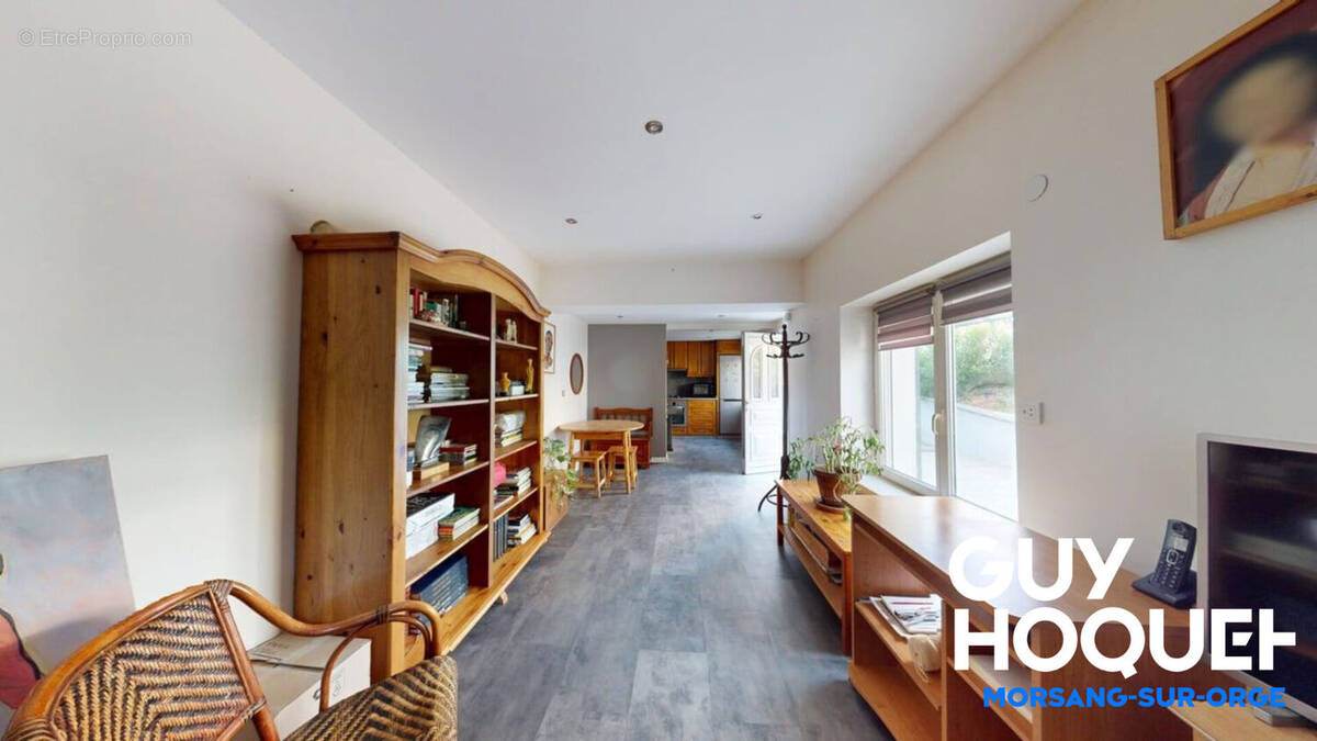 Maison à SAINTE-GENEVIEVE-DES-BOIS