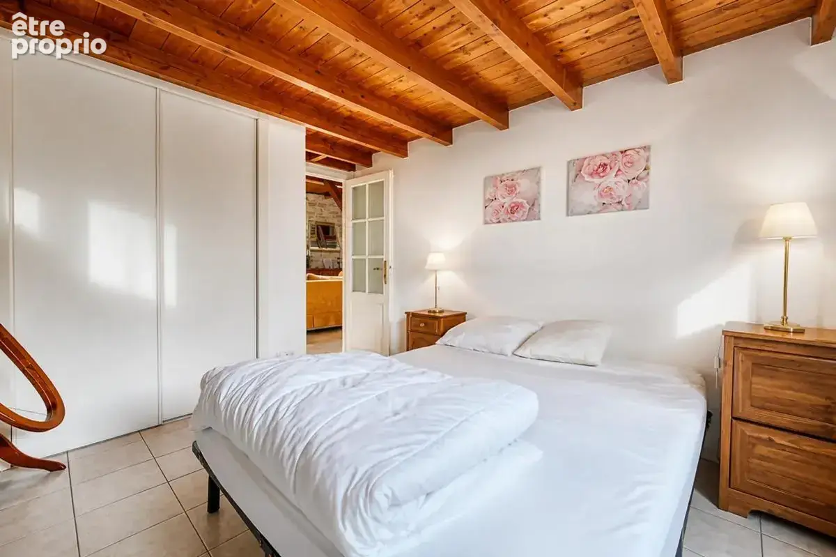 Maison de 5 pièces de 160 m² et Chalet  à Chenac-Saint-Seurin - photo 7