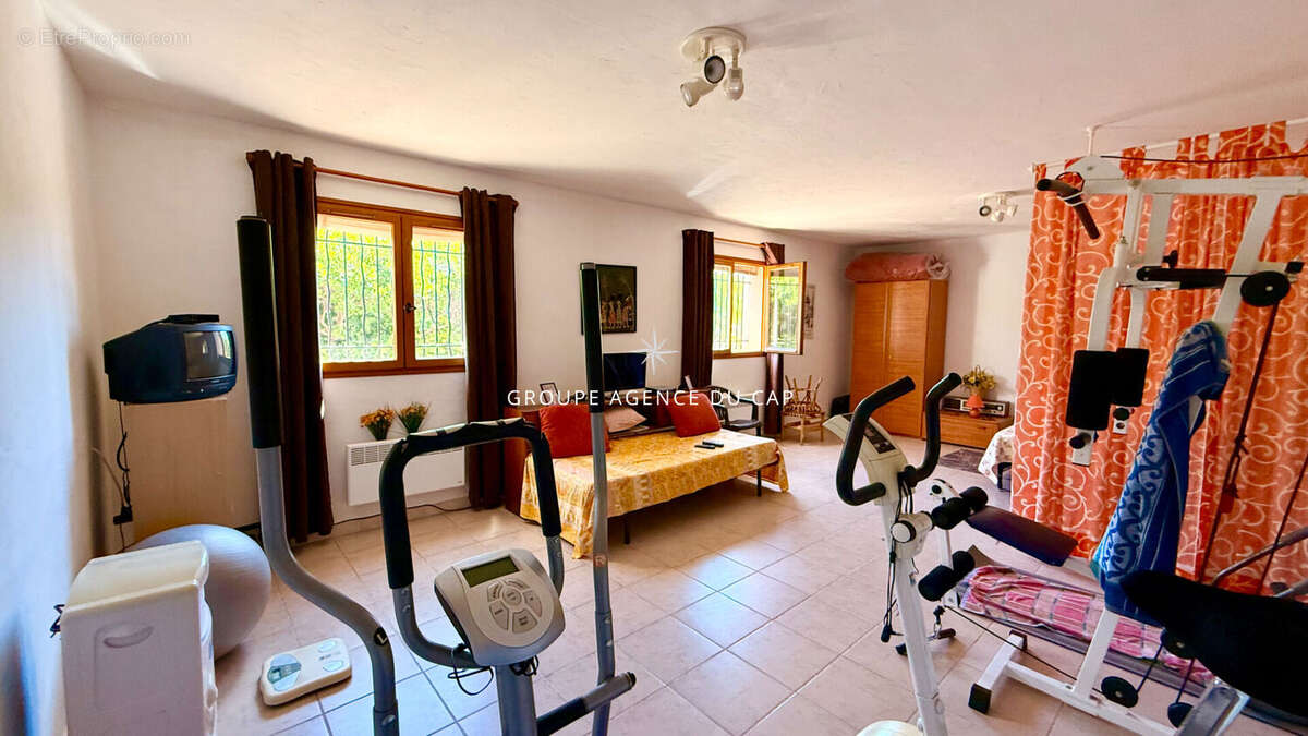 Maison à LES ISSAMBRES