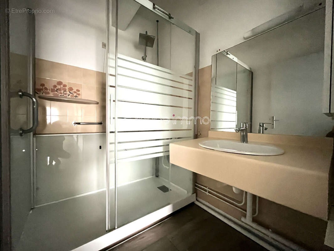 Appartement à MONT-SAINT-AIGNAN