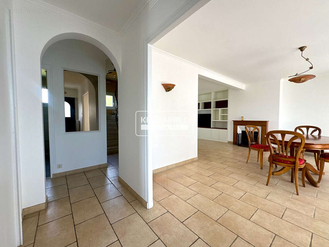 Maison à LOCQUELTAS