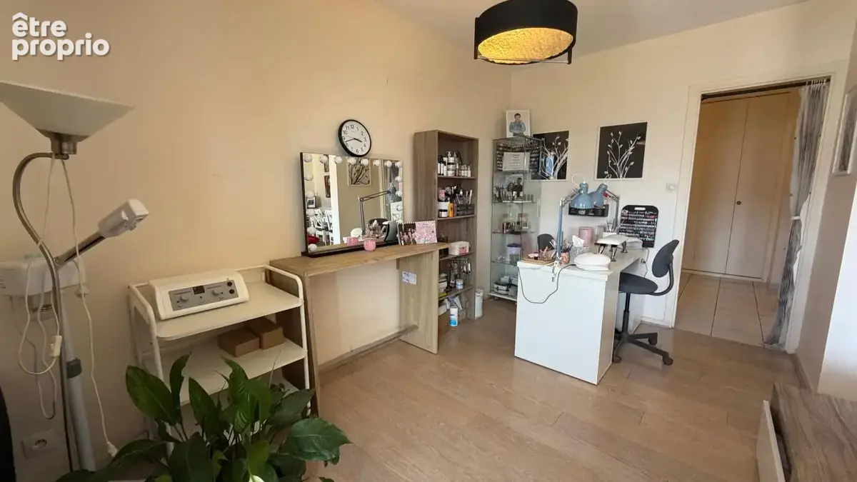 GRENOBLE – T3 de 87 m² – 8e étage – Balcon – Cave - photo 5