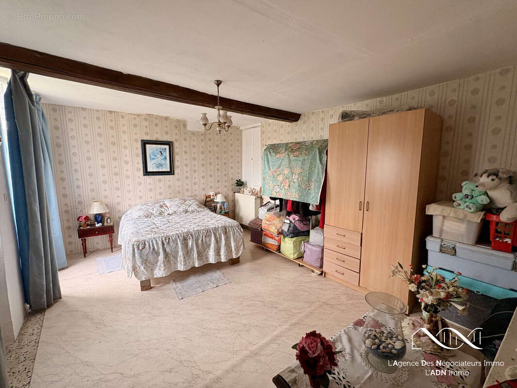 Maison à LES BORDES