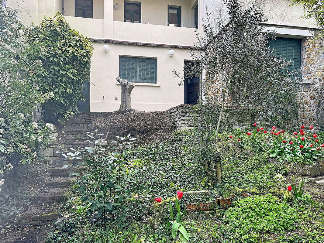 Maison à SURESNES