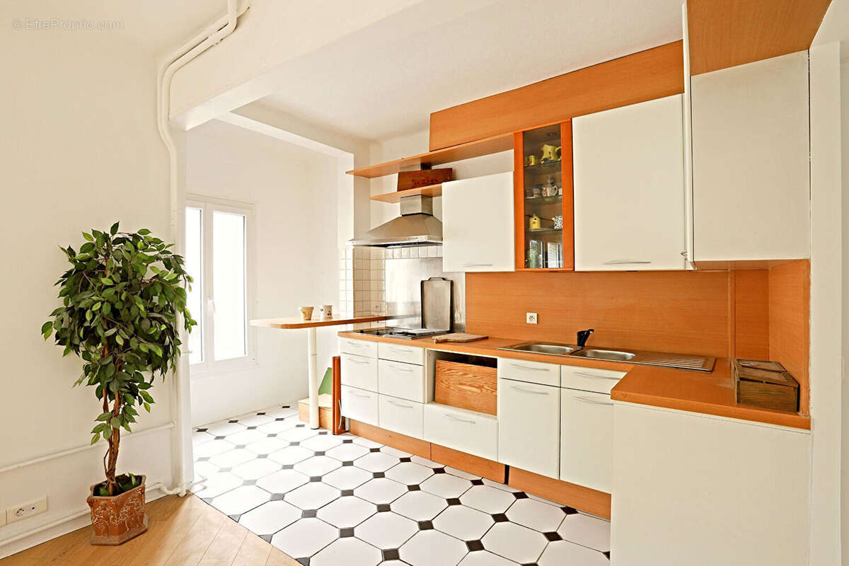 Appartement à PARIS-18E