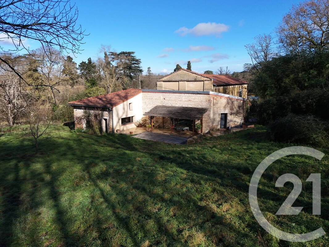 Maison à MONTAIGUT-SUR-SAVE