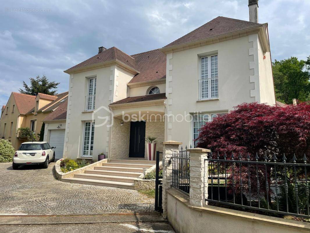 Maison à GIF-SUR-YVETTE