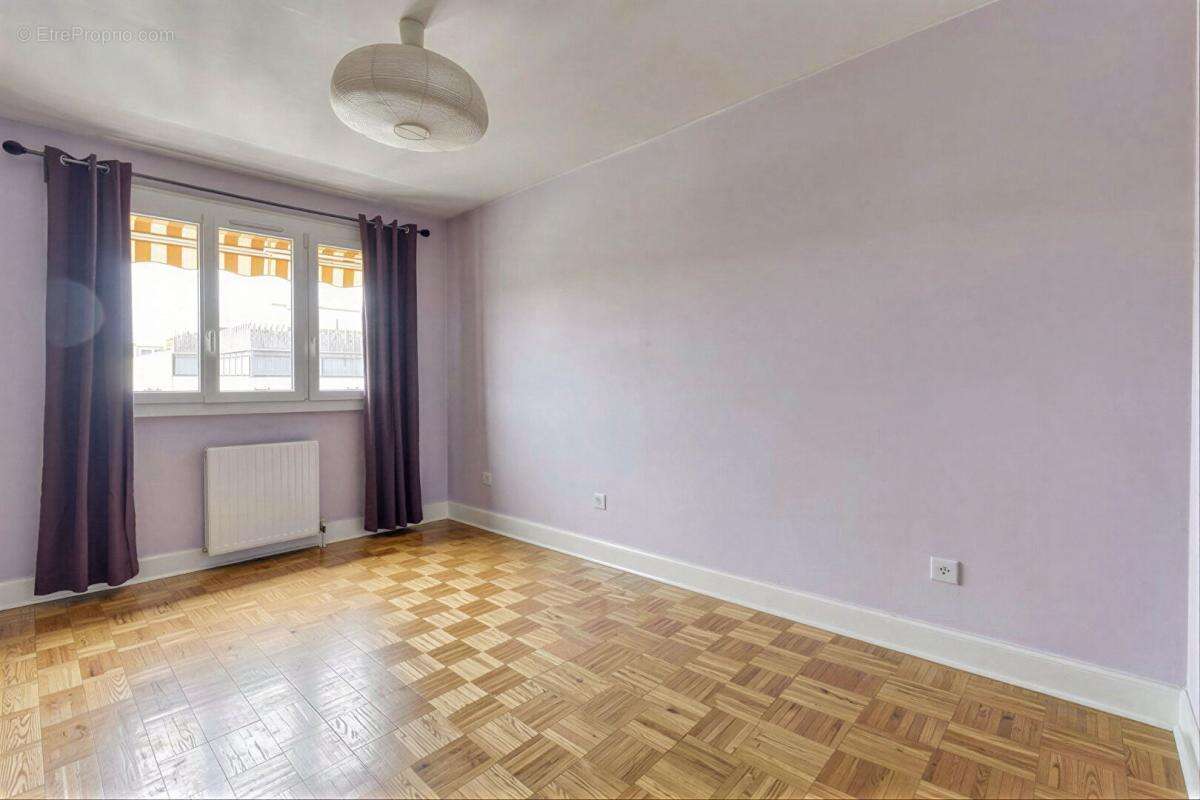 Appartement à LYON-8E