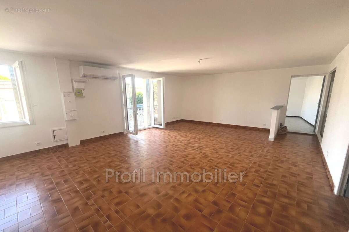 Maison 140 m² à Marsillargues  - photo 2