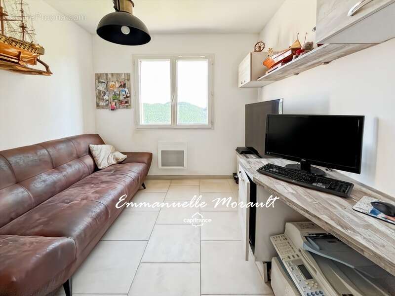 Maison à BAGNOLS-EN-FORET