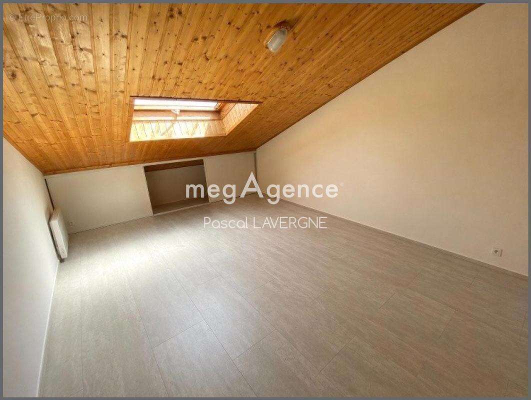 Appartement - Centre-ville de Saint-Gilles-Croix-de-Vie - photo 5