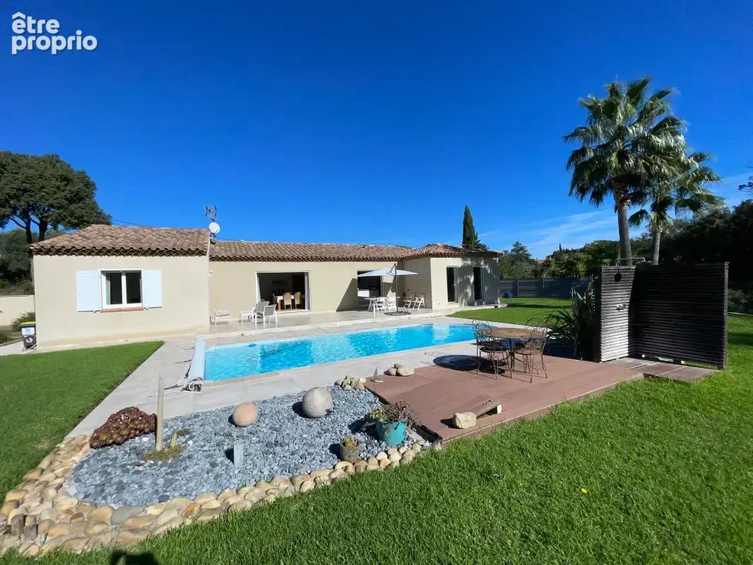 A vendre la seyne sur mer quartier sud tres belle villa de plain pied 5 pieces 4 chambres jardin piscine garage - photo 1