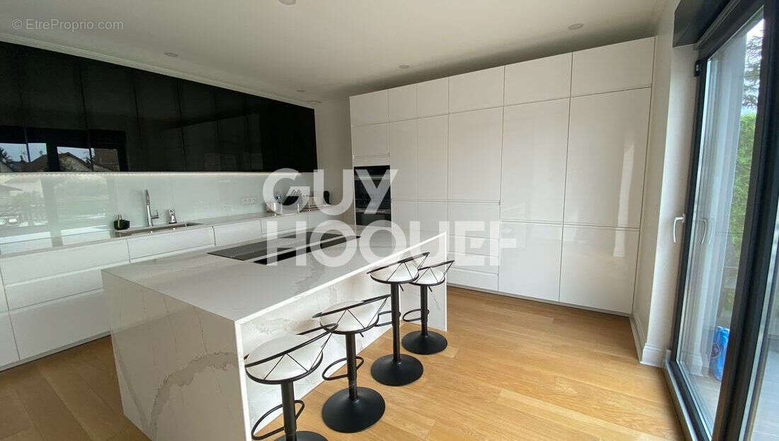 Maison à LES PAVILLONS-SOUS-BOIS