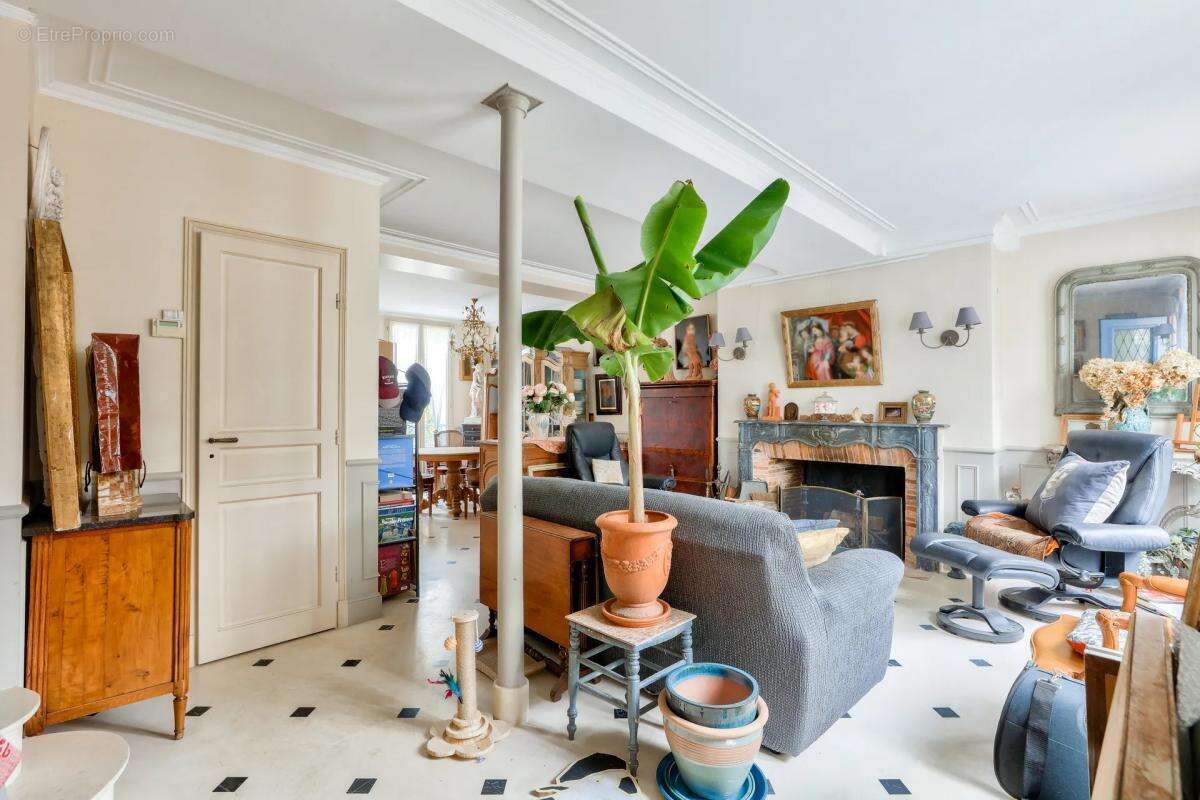 Maison à VILLENEUVE-LA-GARENNE