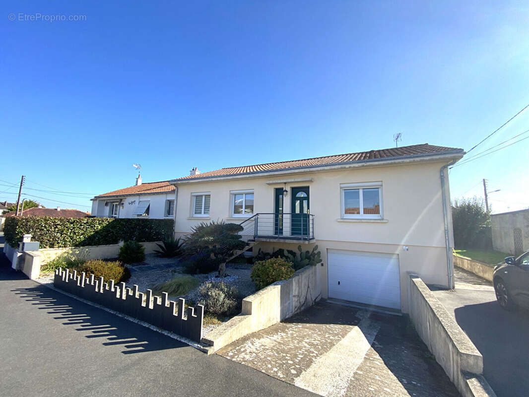 Maison à SAINT-LEGER-SOUS-CHOLET