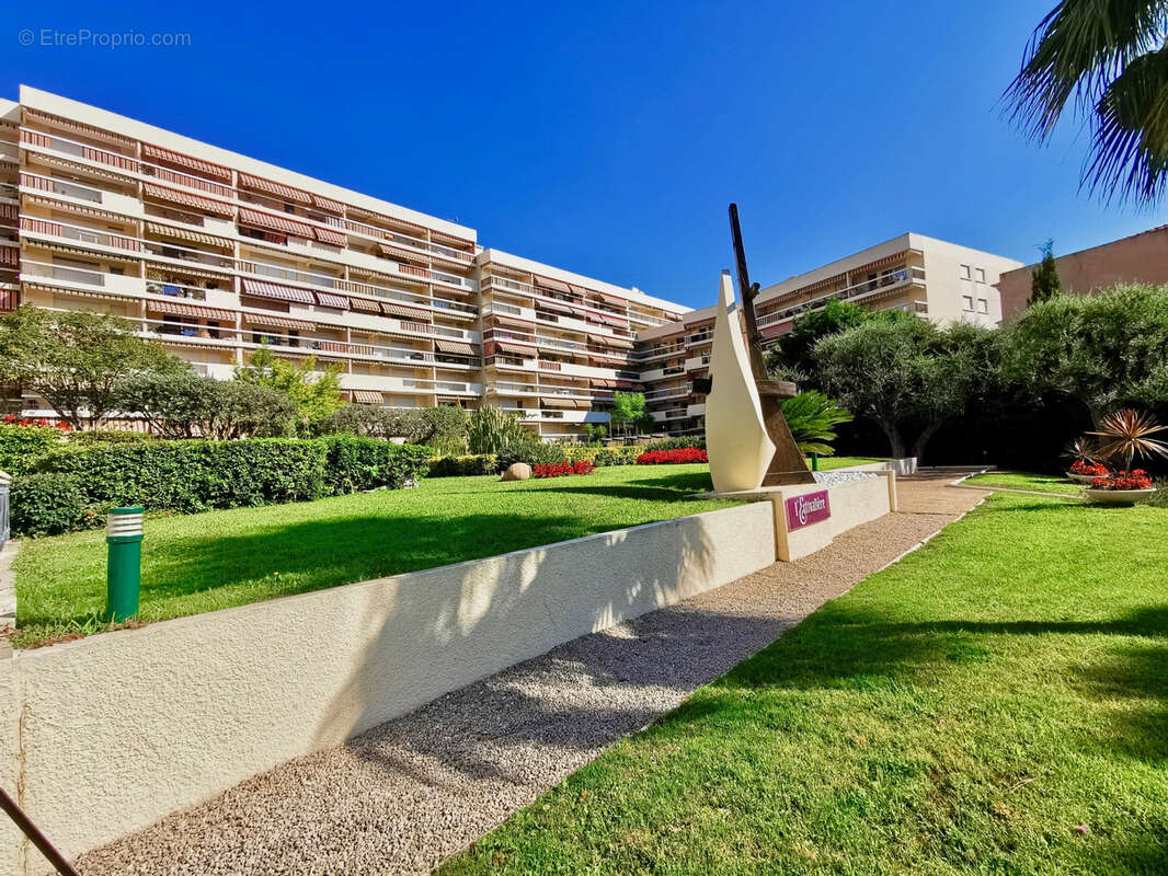 Appartement à VALLAURIS