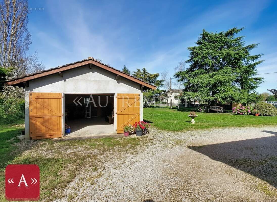 Maison à SAINT-SULPICE