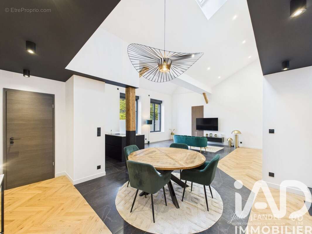 Photo 5 - Commerce à REMIREMONT