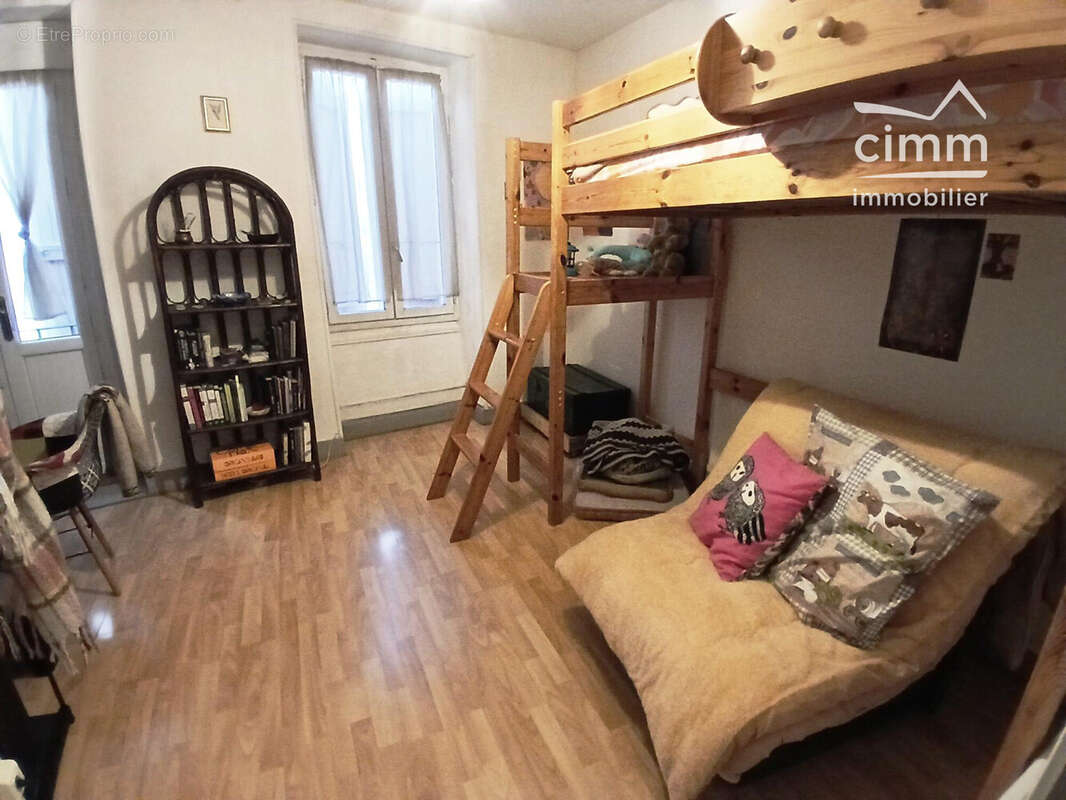 Chambre-salon 1er