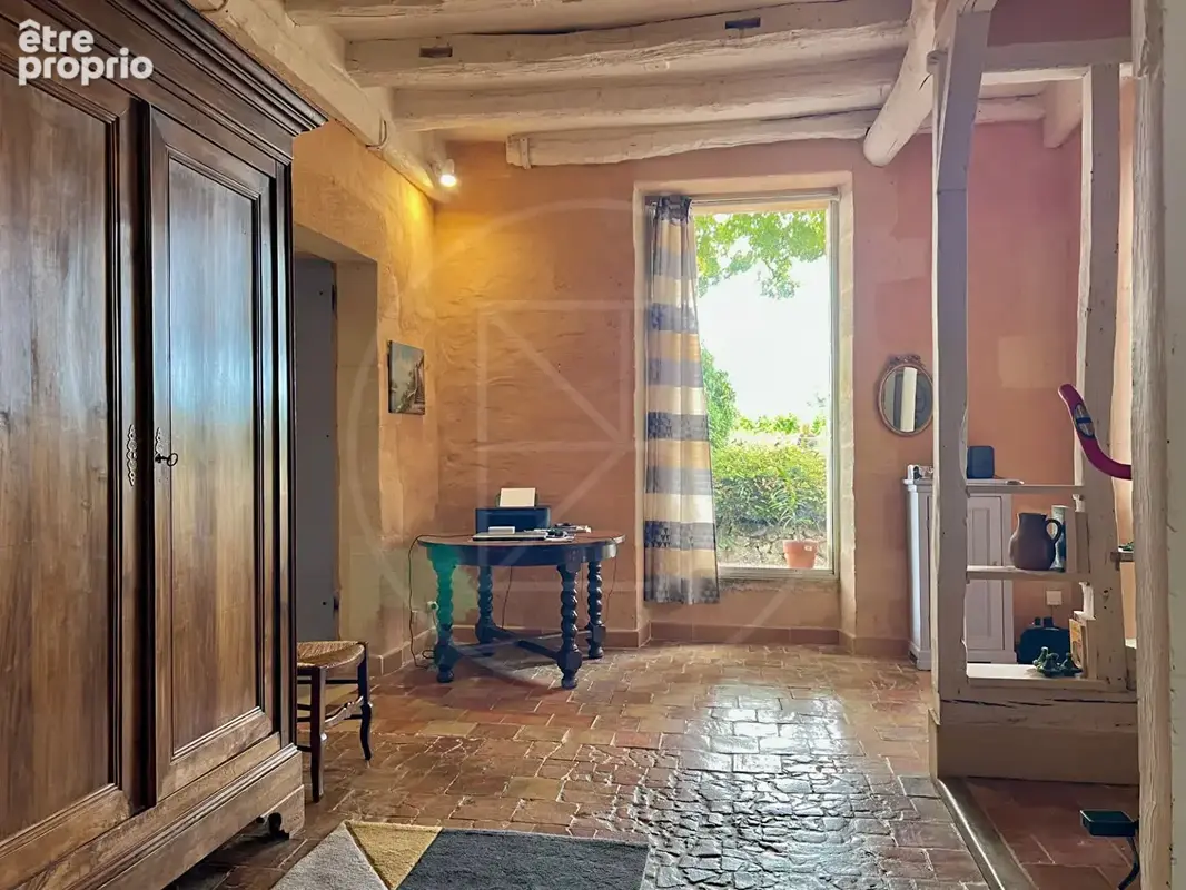 Grande maison de caractère en pierre à fort potentiel - photo 4