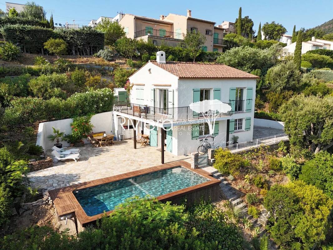 Photo Maison à Cavalaire-Sur-Mer au prix de 960 000€