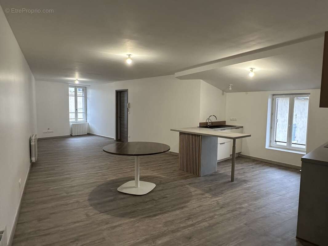 Appartement à TERNAY